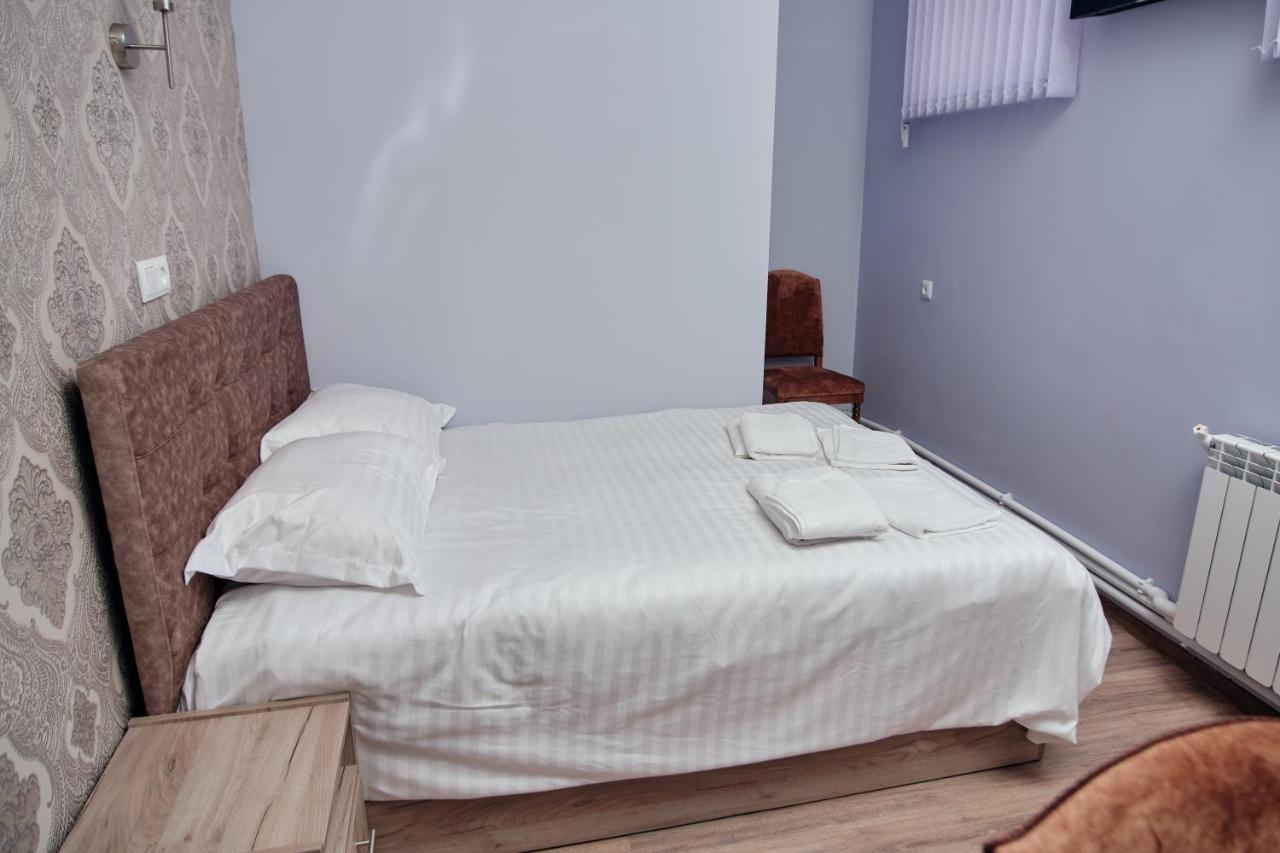 Ro Metro Aparthotel Gjoumri Kültér fotó