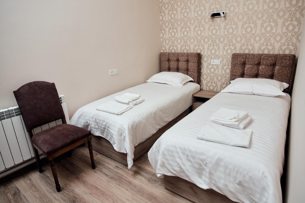 Ro Metro Aparthotel Gjoumri Kültér fotó