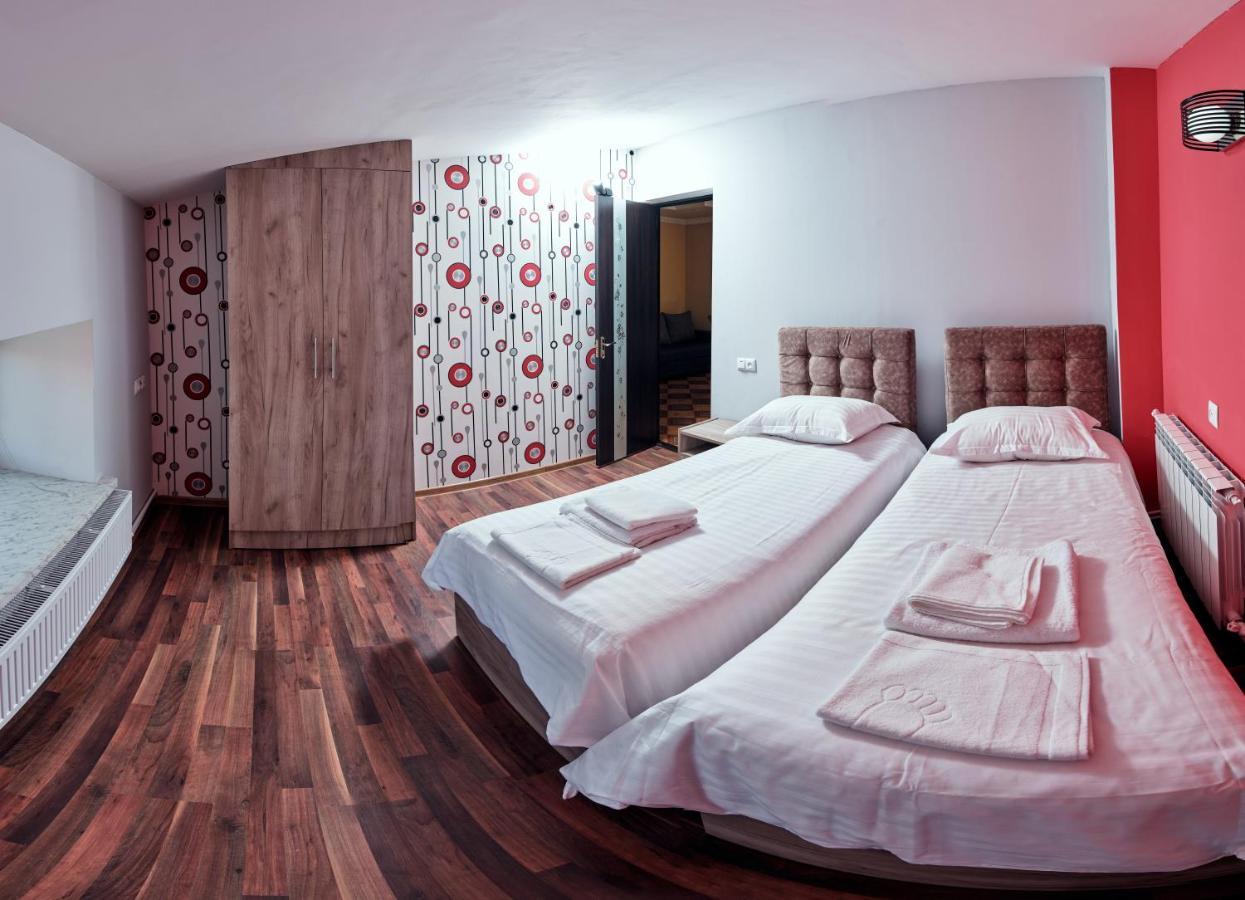Ro Metro Aparthotel Gjoumri Kültér fotó