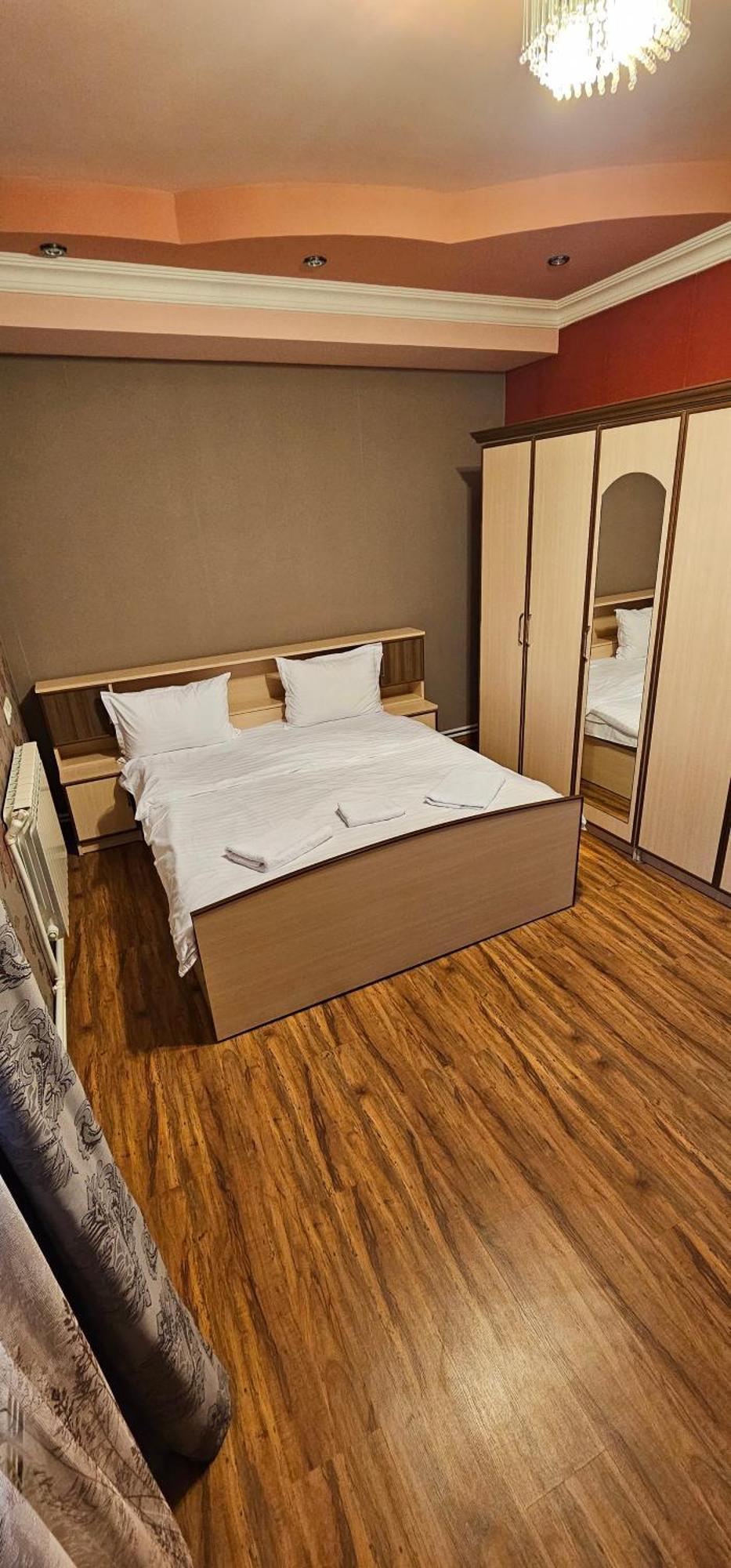 Ro Metro Aparthotel Gjoumri Kültér fotó
